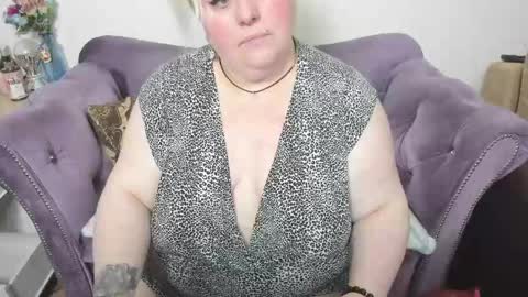 fashiona online show from April 1, 2026, 9:01 pm