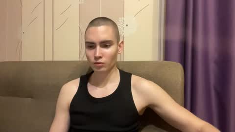 Snapshot of faustfrost chatting on May 5, 2026, 7:33 pm Faust online show from May 5, 2026, 7:33 pm