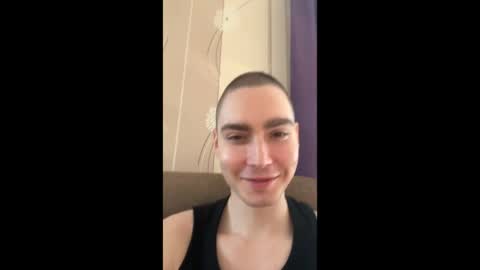 Snapshot of faustfrost chatting on May 7, 2026, 1:05 pm Faust online show from May 7, 2026, 1:05 pm