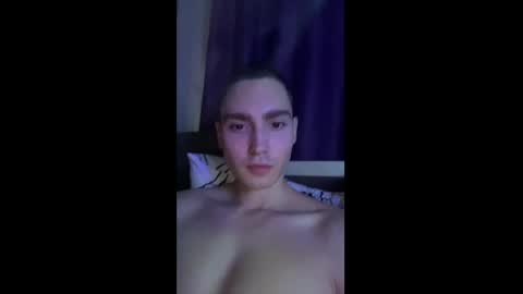 Snapshot of faustfrost chatting on May 18, 2026, 12:40 am Faust online show from May 18, 2026, 12:40 am
