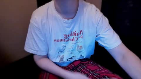 Snapshot of fckmikh chatting on December 3, 2025, 1:20 pm Michael online show from December 3, 2025, 1:20 pm