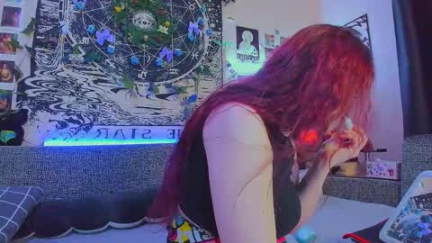 Snapshot of fearlessdiva_x chatting on December 22, 2025, 1:35 am Diva online show from December 22, 2025, 1:35 am