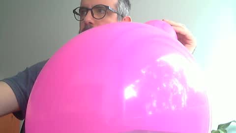 Snapshot of fedeglobos chatting on October 15, 2025, 5:13 pm fedeGLOBOS online show from October 15, 2025, 5:13 pm