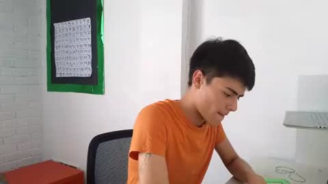 Snapshot of feeenti_dream chatting on August 1, 2026, 6:18 pm feeenti_dream online show from August 1, 2026, 6:18 pm