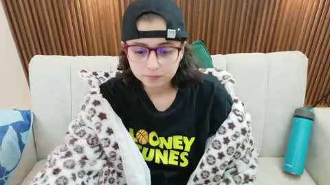 Feelena online show from May 30, 2026, 3:53 pm