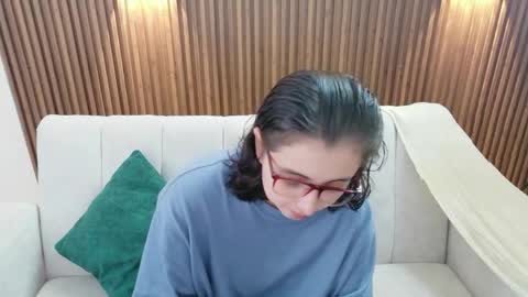 Feelena online show from June 6, 2026, 5:17 pm