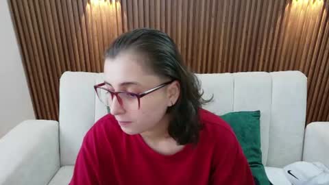 Feelena online show from June 17, 2026, 2:18 pm