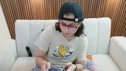 Snapshot of feelina_firesoul chatting on June 30, 2026, 3:24 pm Feelena online show from June 30, 2026, 3:24 pm