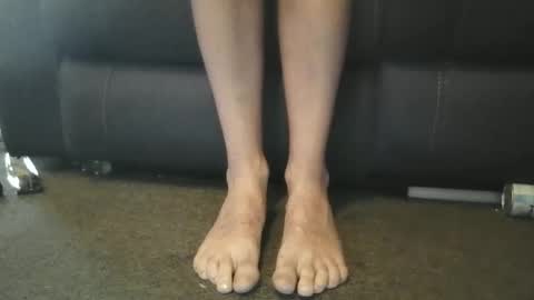 feet_lover101202 online show from January 5, 2025, 5:09 am