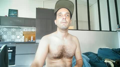 Snapshot of feetamiiin chatting on June 1, 2026, 8:05 am m0rty online show from June 1, 2026, 8:05 am