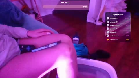 Snapshot of feetnymph chatting on March 4, 2025, 2:17 am Soley online show from March 4, 2025, 2:17 am