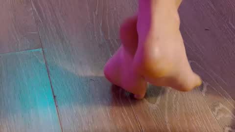 Snapshot of feetvibe chatting on January 19, 2026, 8:07 am FeetVibe online show from January 19, 2026, 8:07 am