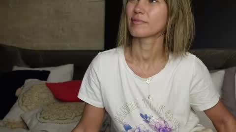 Snapshot of feliciakrige chatting on April 18, 2026, 9:15 pm FeliciaKrige online show from April 18, 2026, 9:15 pm