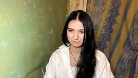 Lola online show from March 18, 2026, 8:45 pm