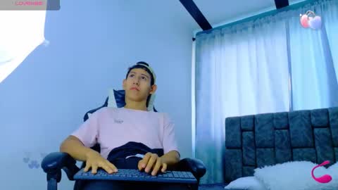 felipehot_gonzales online show from November 3, 2025, 12:39 pm