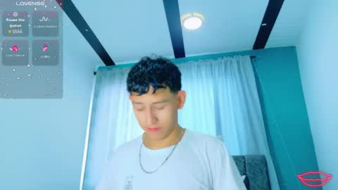 Snapshot of felipehotgonzalez chatting on December 15, 2025, 12:53 pm felipehotgonzalez online show from December 15, 2025, 12:53 pm