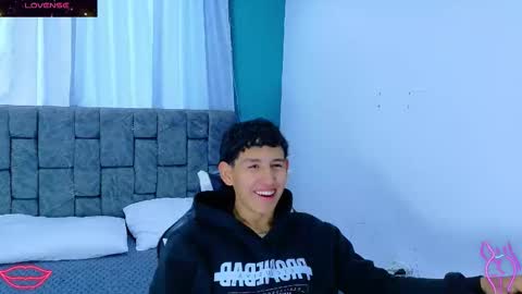 Snapshot of felipehotgonzalez chatting on January 15, 2026, 12:32 pm felipehotgonzalez online show from January 15, 2026, 12:32 pm