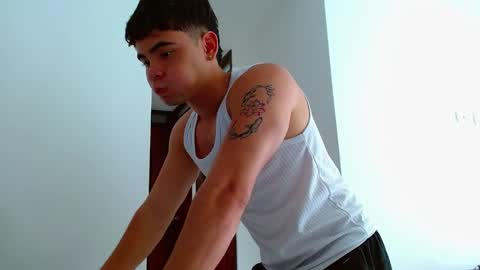 felipexvip online show from March 6, 2025, 6:37 pm