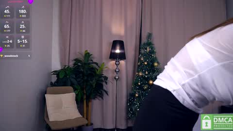 Snapshot of felissiany chatting on December 26, 2024, 4:21 am Hello im Nova online show from December 26, 2024, 4:21 am