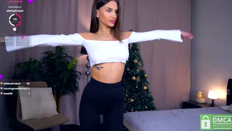 Snapshot of felissiany chatting on January 5, 2025, 4:36 am Hello im Nova online show from January 5, 2025, 4:36 am