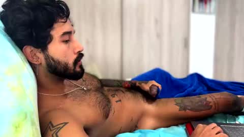 Snapshot of felix_candela chatting on December 15, 2024, 3:20 pm Felix Candela online show from December 15, 2024, 3:20 pm