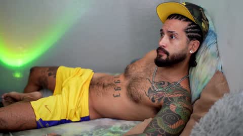 Snapshot of felix_candela chatting on January 5, 2025, 2:52 pm Felix Candela online show from January 5, 2025, 2:52 pm