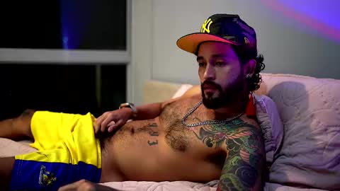 Snapshot of felix_candela chatting on January 10, 2025, 5:58 am Felix Candela online show from January 10, 2025, 5:58 am