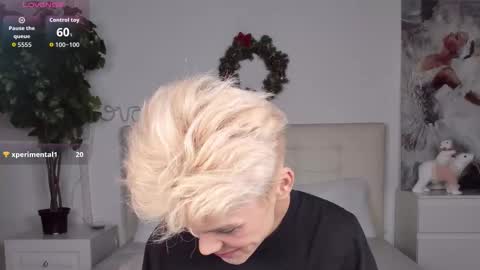 Snapshot of felix_rey chatting on December 19, 2025, 7:32 pm Felix online show from December 19, 2025, 7:32 pm