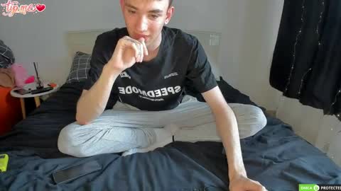Snapshot of felixcurt69 chatting on May 23, 2026, 1:15 pm felixcurt online show from May 23, 2026, 1:15 pm
