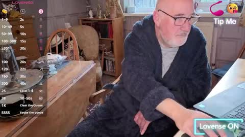 Adam online show from October 28, 2025, 7:34 am