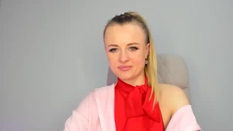 Snapshot of felorina chatting on April 10, 2026, 8:02 pm felorina online show from April 10, 2026, 8:02 pm