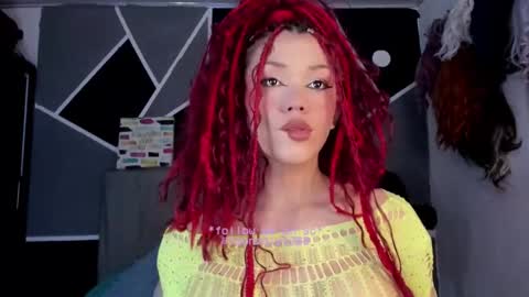 Snapshot of fem_boy6 chatting on November 12, 2025, 9:25 pm fem_boy6 online show from November 12, 2025, 9:25 pm