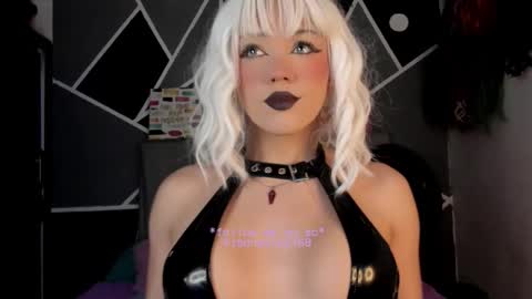 Snapshot of fem_boy6 chatting on November 26, 2025, 6:47 am fem_boy6 online show from November 26, 2025, 6:47 am