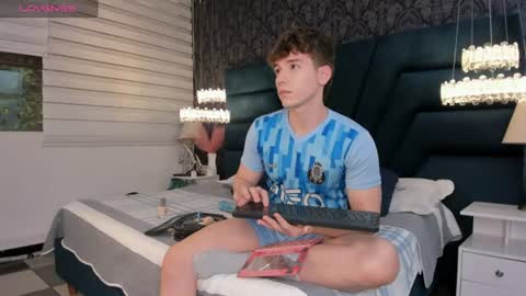 Snapshot of femboy_max chatting on June 16, 2026, 11:46 am Femboy Max online show from June 16, 2026, 11:46 am