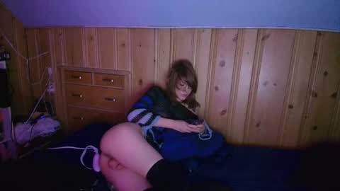 femboyflowers online show from December 21, 2025, 5:58 am