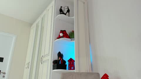 Snapshot of femdomheels chatting on December 27, 2024, 1:50 pm femdomheels online show from December 27, 2024, 1:50 pm