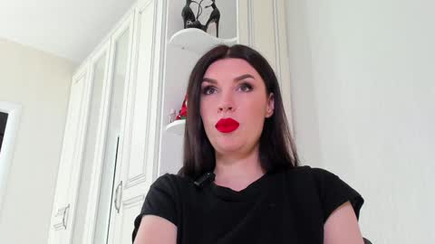 Snapshot of femdomheels chatting on December 30, 2024, 2:51 pm femdomheels online show from December 30, 2024, 2:51 pm