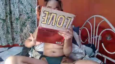 feminine_tsx online show from April 11, 2026, 10:08 am