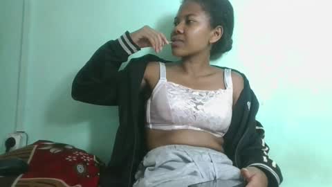 Snapshot of fenou122745 chatting on February 21, 2026, 7:37 pm fenou122745 online show from February 21, 2026, 7:37 pm