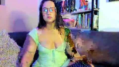 Snapshot of fer_dangerousbeauty chatting on January 11, 2026, 12:48 am Fer Independent account online show from January 11, 2026, 12:48 am