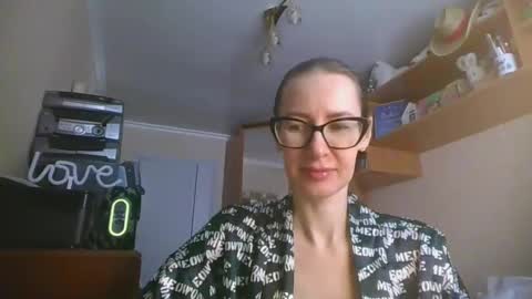 Snapshot of feraliss chatting on March 11, 2026, 11:49 am feraliss online show from March 11, 2026, 11:49 am