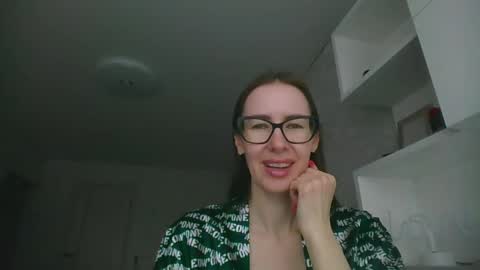 Snapshot of feraliss chatting on April 12, 2026, 9:58 am feraliss online show from April 12, 2026, 9:58 am