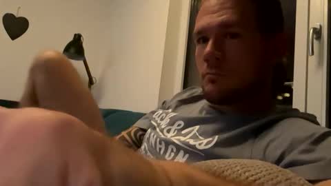 ferdl1988_1 online show from September 14, 2025, 8:08 pm