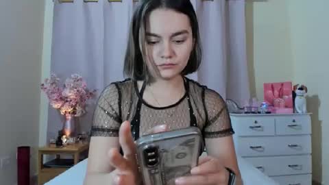 fernanda_151 online show from February 3, 2026, 6:35 pm