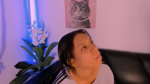 Fernanda online show from October 18, 2025, 7:25 pm