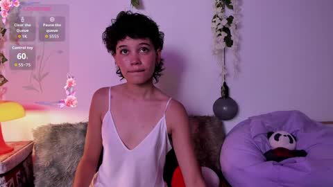 Snapshot of fernanda_indie chatting on September 8, 2025, 7:35 pm F E R N A N D A online show from September 8, 2025, 7:35 pm