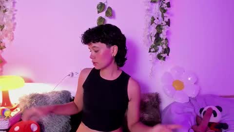 Snapshot of fernanda_indie chatting on October 18, 2025, 7:36 pm F E R N A N D A online show from October 18, 2025, 7:36 pm