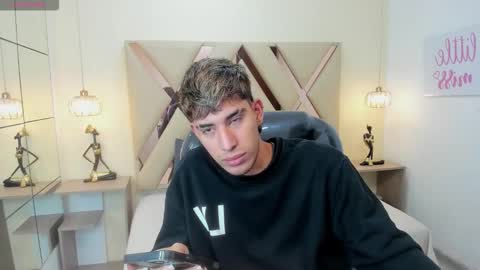 FER PHOENIX online show from November 25, 2025, 3:28 am