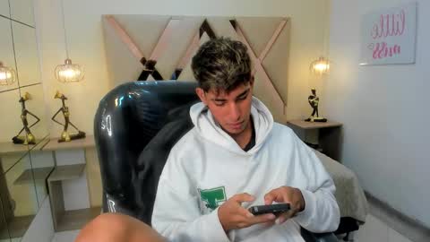 FER PHOENIX online show from December 22, 2025, 3:36 am