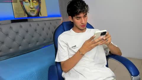 FER PHOENIX online show from April 8, 2026, 4:01 am